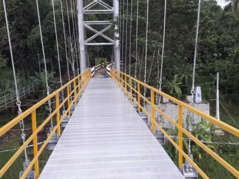 Jembatan Gantung (5) Jembatan Gantung (5)
